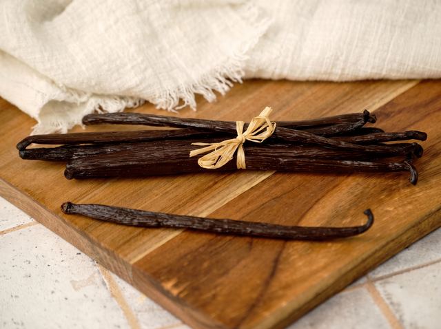 The Signature Reserve — Indonesian Grade A vanilla beans, 9 + 1 polong gratis · 45 g